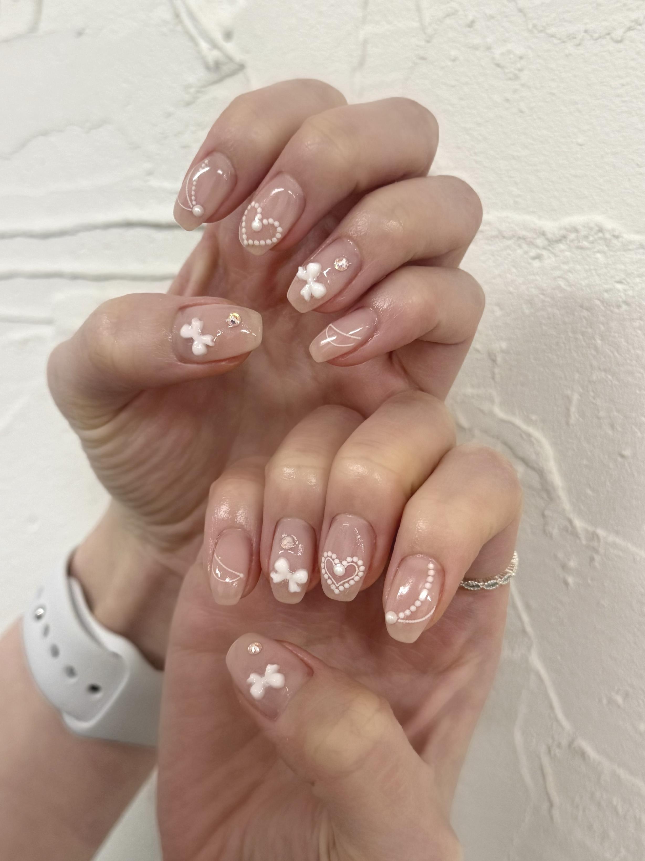 한땀한땀 맞춤디자인으로 아름다움을 창조합니다.